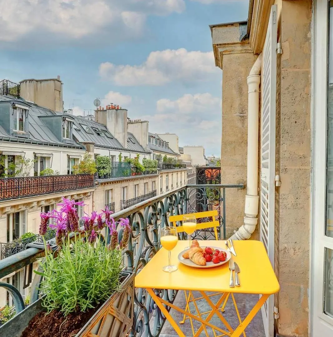 Bnbnova - Louvre & Palais Royal - Central Paris Apartment