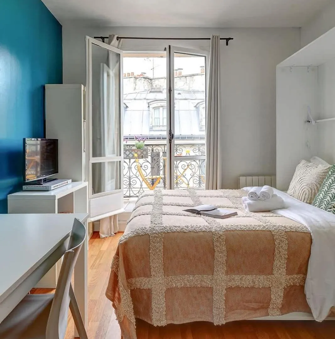 Apartment Bnbnova - Louvre & Palais Royal - Central Paris France